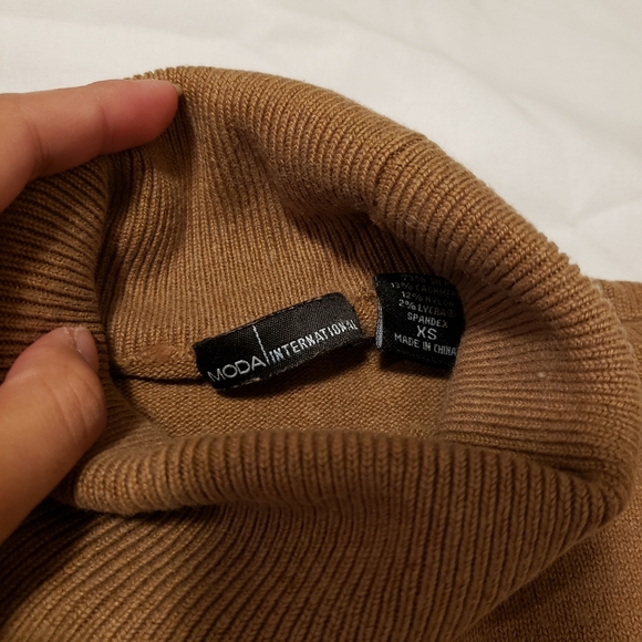 Tan Turtleneck Sweater - XS (Moda International) - Picture 2 of 4
